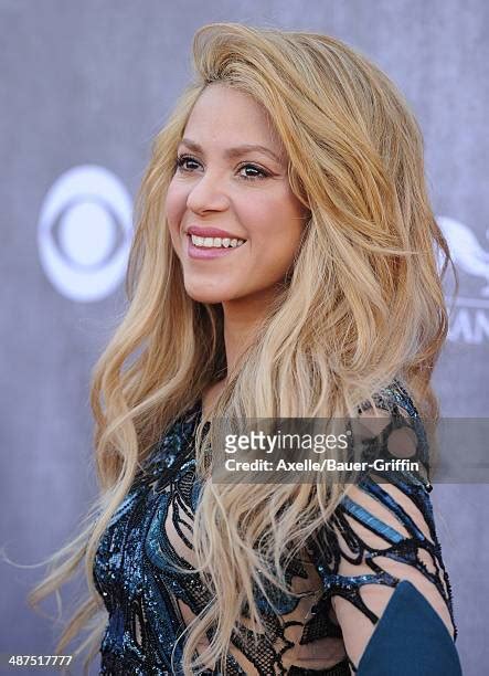 Shakira Acm Awards Photos And Premium High Res Pictures Getty Images