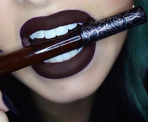 7 Absolutely Essential Tips On How To Wear Dark Lipstick For Beginners