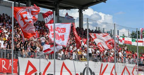 Fsv Zwickau G Steblock Beim Derby In Aue Ausverkauft Liga Online De