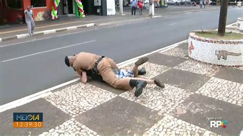 Equipe Da Rpc Registra Pris O De Homem Suspeito De Roubar Celular Ao