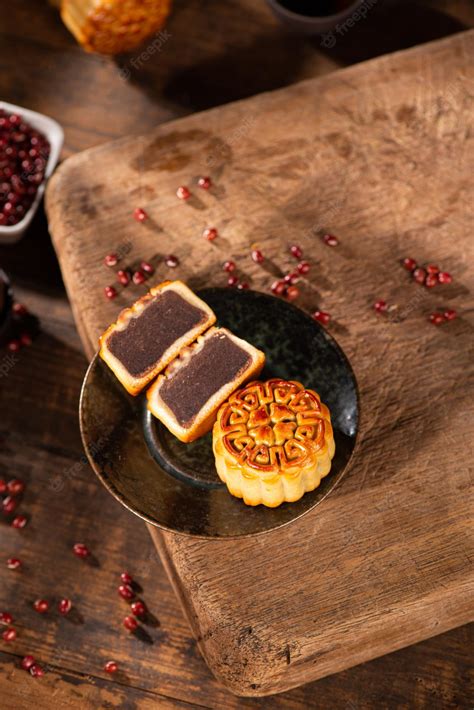 Premium Photo | Chinese mid autumn festival mooncakes