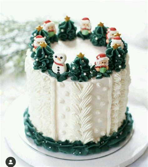 Pin By On Christmas Themed Cake