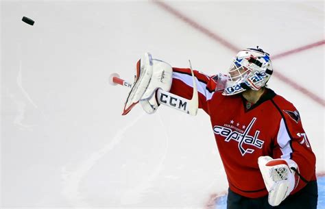 With two saves in 30 seconds, Braden Holtby extends the Capitals’ season - The Washington Post