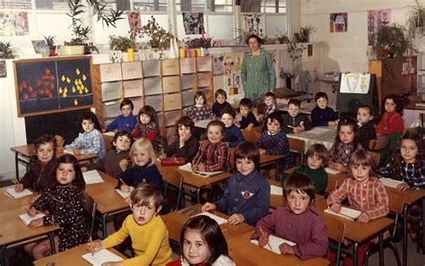 Photo de classe Moyenne section maternelle de 1974 école De La Rue D