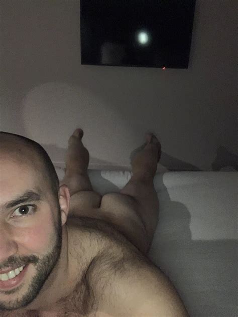 Join Me In My Hotelroom 35 Nudes DadsGoneWild NUDE PICS ORG