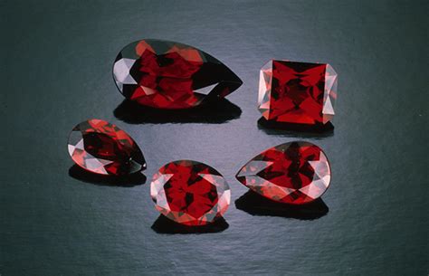 Gem Gallery - Garnet