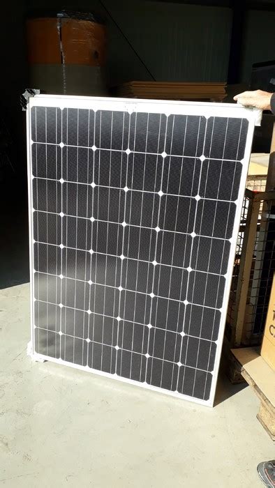 Moduli Fv Bosch Solar C Si M Wp Wp Mono Secondsol