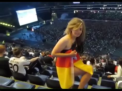 Going Nude In Public XNXX