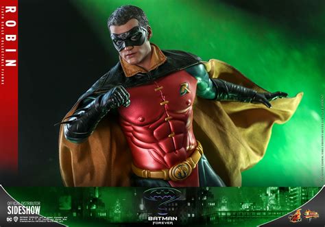 Robin Sixth Scale Collectible Figure By Hot Toys Sideshow Collectibles