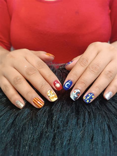 Nail Art Fnaf Security Breach Nails Five Nights At Freddys Moondrop And Sundrop Diseños Para