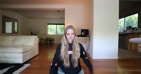 免费观看Caroline Zalog Bright Lingerie Try On Leaked Video
