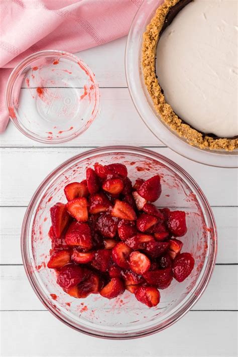 Strawberry Cream Cheese Pie Tidymom®