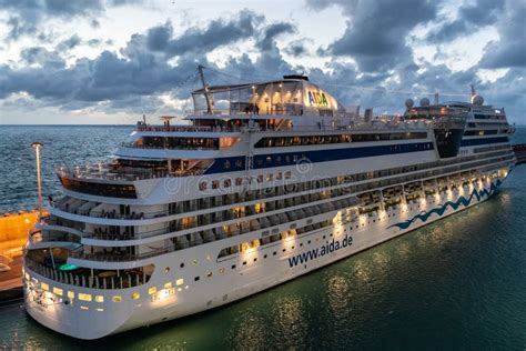 Nave Da Crociera Di Aida Sol Aidasol Al Porto Del Porto Di Crociera Di