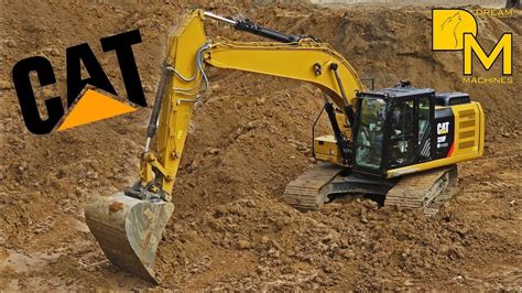 Caterpillar F Doosan Excavator Digging Soil Loading Dump Trucks