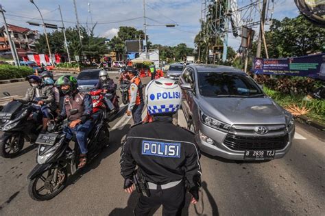 260 000 Mobil Masuk Ke Kawasan Puncak Sejak H 1 Lebaran