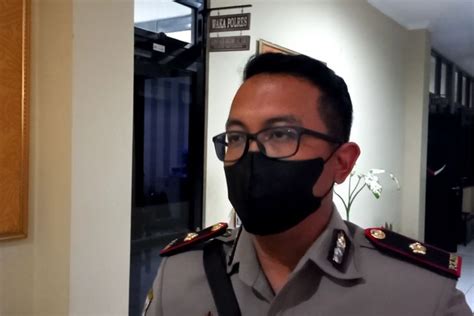 Foto Terbukti Langgar Kode Etik Polisi Yang Selingkuh Dengan Bidan