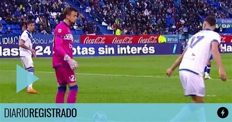 Polémica Jugada En El área De Vélez Gianetti Agarró La Pelota Con La