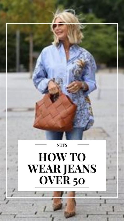 A Woman Walking Down The Street With Her Purse In Hand And Text That Reads How To Wear Jeans