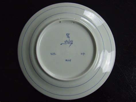 De Porceleyne Fles Delft Handpainted Wall Plate With Flower Decoration