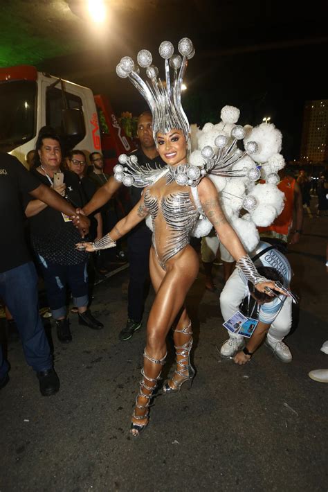 Foto Aline Riscado Deixou O Posto De Rainha De Bateria Da Unidos De