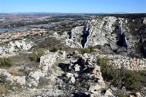 Le Tunnel De La Nerthe Ses 24 Puits Et Ses Dinosaures Marseille