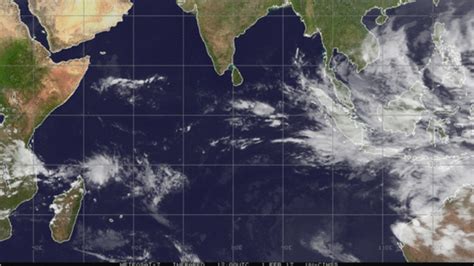 Le risque de formation d une tempête tropicale modérée augmente ce week end