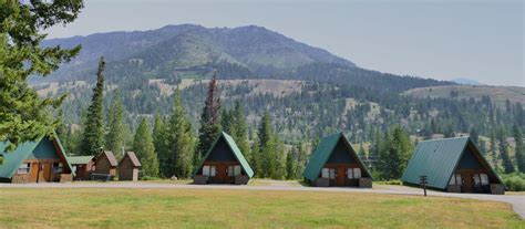 East Yellowstone Lodging Directory | Cody, WY Lodging Options