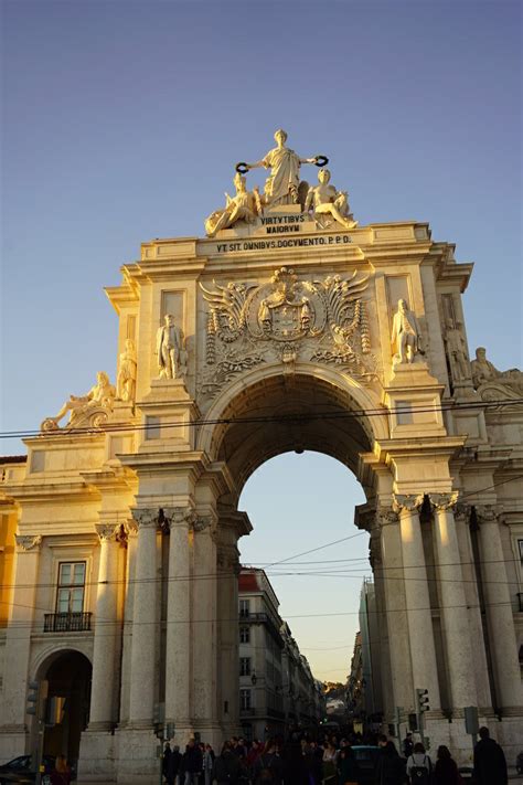 visiting arco da rua augusta  lisbon