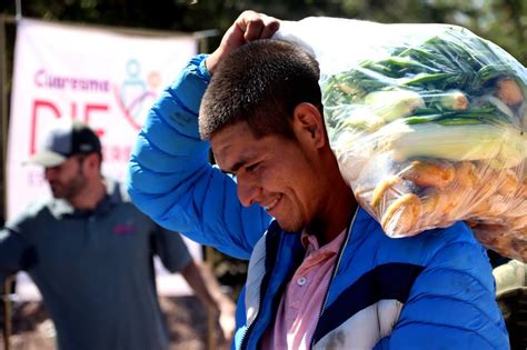 Dif Ahome Distribuye Toneladas De Alimentos Durante La Cuaresma