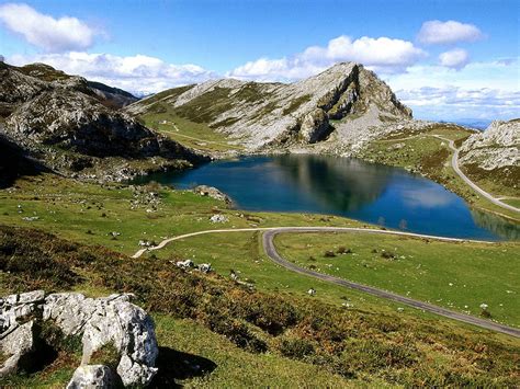 Sfondo Parque Nacional De Los Picos De Europa Montagne Altopiani