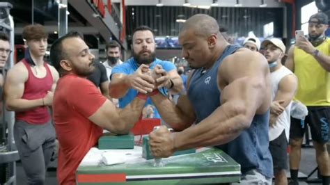 70 Kg Rahul Panicker Defeats Famous Bodybuilder Larry Wheels In An Arm Wrestling Match Watch