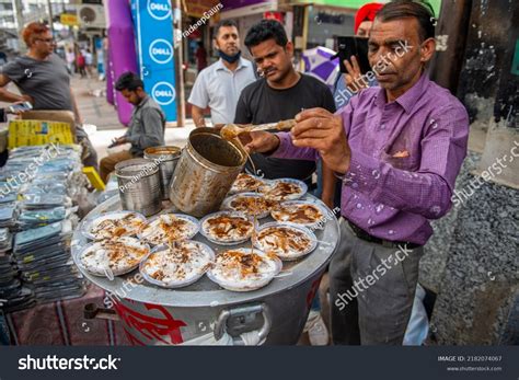 2.593 India Street Food Places Images, Stock Photos & Vectors ...