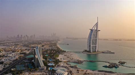 Burj Al Arab Dubaj Hotel Ve Tvaru Plachty Cestujlevne