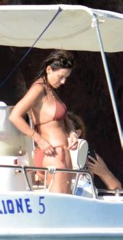 Natalie Imbruglia Bikini On Boat On Holiday In Sicily HQ Phun Org Forum