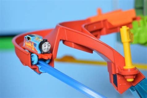 Fisher-Price Thomas & Friends MINIS Motorized Raceway