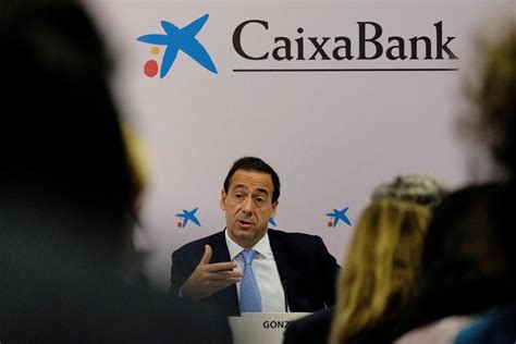 Bbva Y Caixabank Sopesan El Impacto Del Impuesto A La Banca Y Estudian