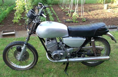 Suzuki Gt250 B 1976 Easy Project Sold Car And Classic