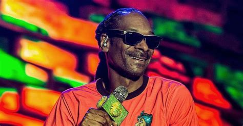 Snoop Doggs Kids Adore Their Handsome Grandad Vernell Varnado While