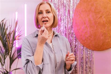 5 Rekomendasi Lip Cream Nude Peach Terbaik Tampil Fresh