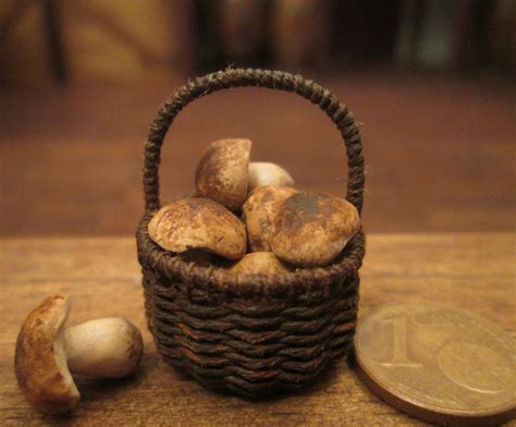 Basket With Mushroom (details) by AtriellMe on DeviantArt