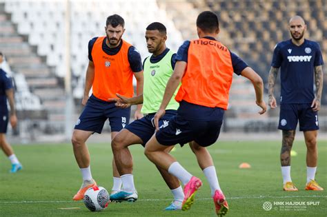 Bijeli odradili službeni trening na Toumba stadionu u Solunu HNK