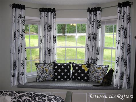 Bay Window Curtain Ideas Living Room