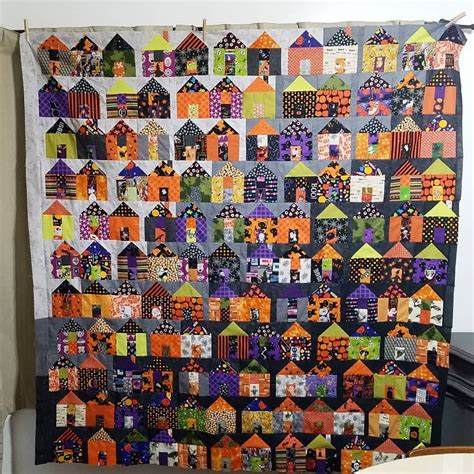 31 Modern Halloween Quilts Artofit