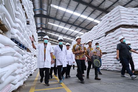 Mendag Mengunjungi Pabrik Pakan PT Charoen Pokphand Feedmill Di Lampung