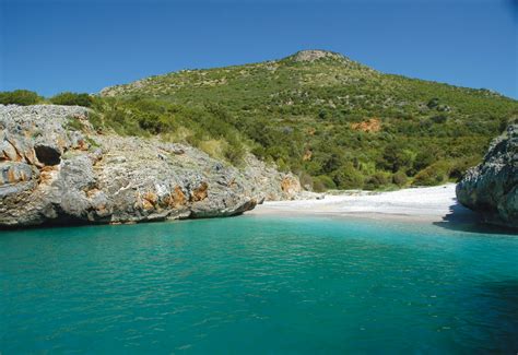 Cala Bianca la spiaggia campana tra le 10 più belle d Italia