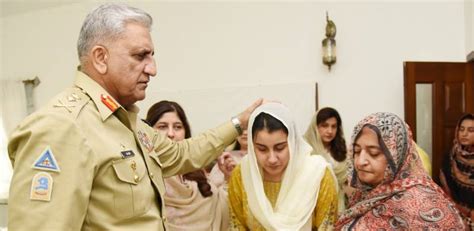 Coas General Qamar Javed Bajwa Visits Families Of Martyrs On Eid