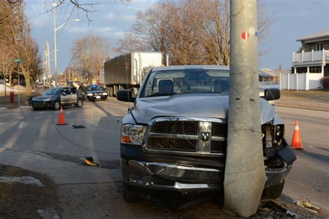 Two Vehicle Crash Takes Out Hydro Pole In Aylmer The Aylmer Express