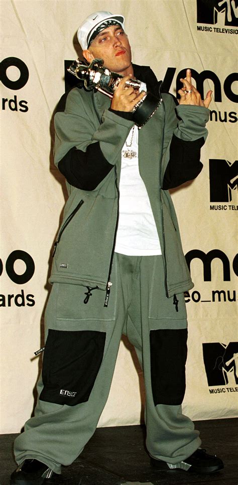 Eminem S Ridiculously Baggy Sweatsuit Eminem Eminem Style Eminem