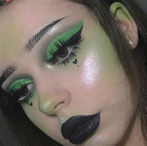 ˗ˏˋ🕊ˎˊ˗ 𝘱𝘪𝘯𝘵𝘦𝘳𝘦𝘴𝘵 𝘤𝘰𝘴𝘮𝘪𝘤𝘨𝘰𝘵𝘩 Edgy Makeup Aesthetic Makeup Goth Makeup