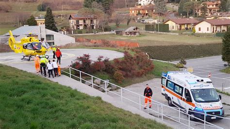 Robbiate Bimbo Di Anni Si Accascia Durante Gli Allenamenti In Coma